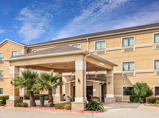 Baymont by Wyndham Tyler allows check-in for 18 year-old guests