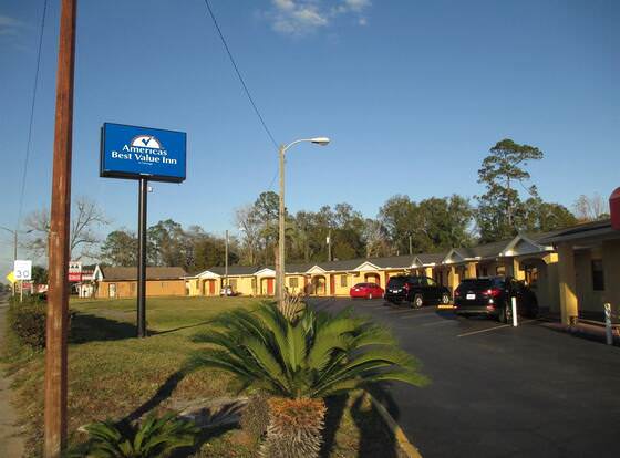 Americas Best Value Inn Starke allows check-in for 18 year-old guests