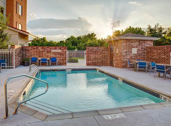 TownePlace Suites by Marriott Fayetteville North allows check-in for 18 year-old guests