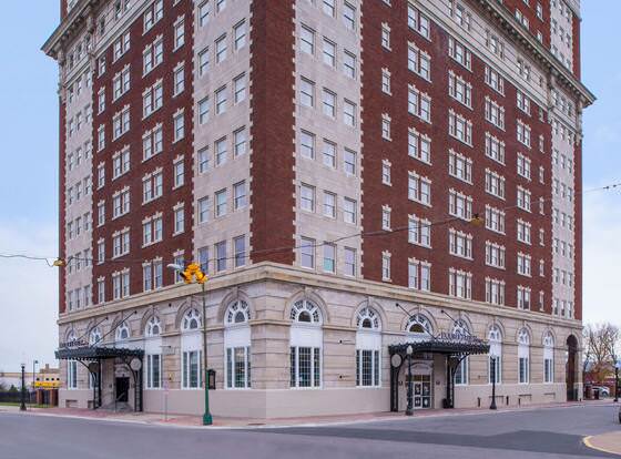 DoubleTree by Hilton Utica allows check-in for 18 year-old guests