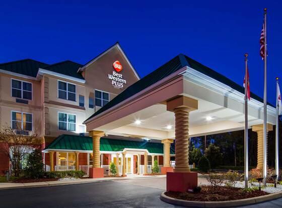 Best Western Plus First Coast Inn & Suites allows check-in for 18 year-old guests