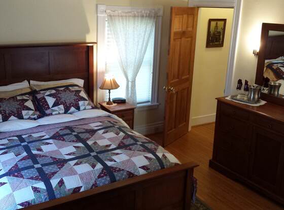 Beautiful Valley Guesthouse allows check-in for 18 year-old guests