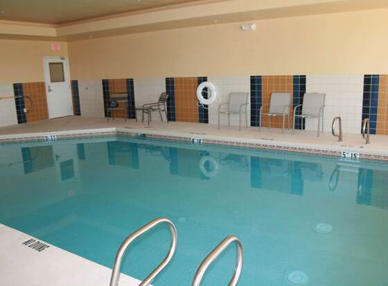 Hampton Inn Denver Northeast-Brighton allows check-in for 18 year-old guests