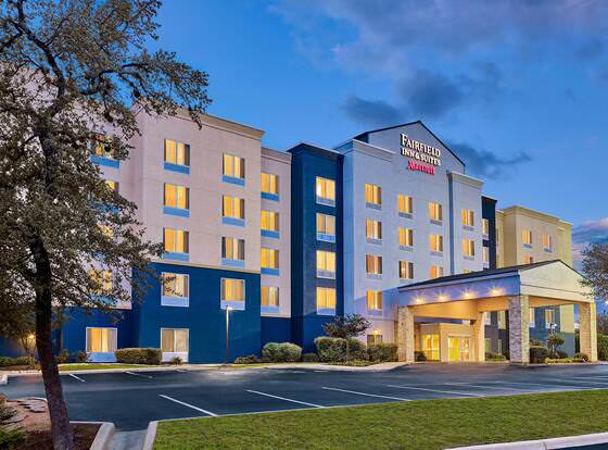 Fairfield Inn & Suites by Marriott San Antonio NE/ Schertz allows check-in for 18 year-old guests