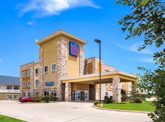 Motel 6 Mineral Wells, TX allows check-in for 18 year-old guests