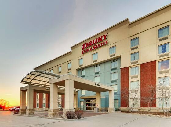 Drury Inn & Suites Sikeston, MO allows check-in for 18 year-old guests