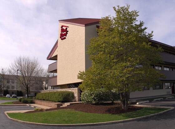 Red Roof Inn Wilkes - Barre Arena allows check-in for 18 year-old guests