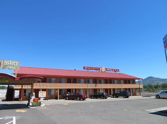 Royal Crest Motel allows check-in for 18 year-old guests