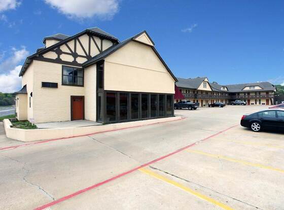 Americas Best Value Inn Longview allows check-in for 18 year-old guests