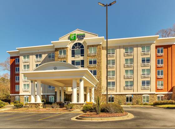 Holiday Inn Express Hotel & Suites Columbus-Fort Benning, an IHG Hotel allows check-in for 18 year-old guests