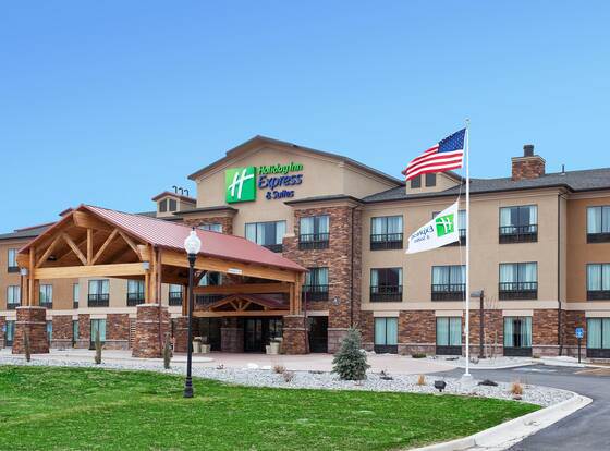 Holiday Inn Express Hotel & Suites Lander, an IHG Hotel allows check-in for 18 year-old guests