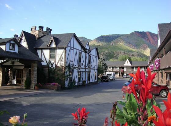 Silver Spruce Inn allows check-in for 18 year-old guests