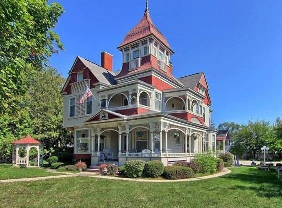 Grand Victorian B&B Inn allows check-in for 18 year-old guests