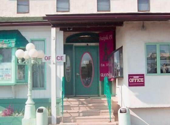 Budget Inn Frackville allows check-in for 18 year-old guests