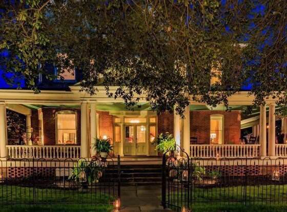 Inner Banks Inn allows check-in for 18 year-old guests