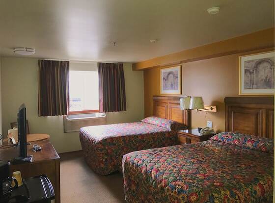 Bay City Motor Inn allows check-in for 18 year-old guests