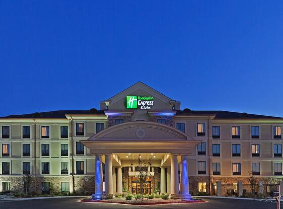 Holiday Inn Express Hotel & Suites POTEAU, an IHG Hotel allows check-in for 18 year-old guests