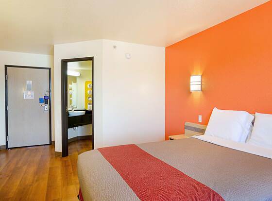 Motel 6 Fort Lupton, CO allows check-in for 18 year-old guests