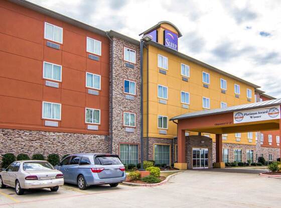 Sleep Inn And Suites Shreveport allows check-in for 18 year-old guests