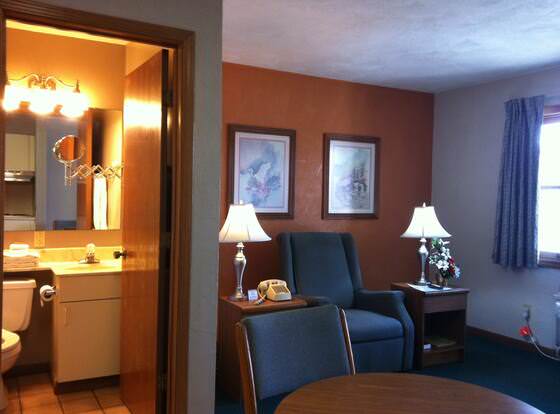 East Street Inn & Suites Tipton allows check-in for 18 year-old guests