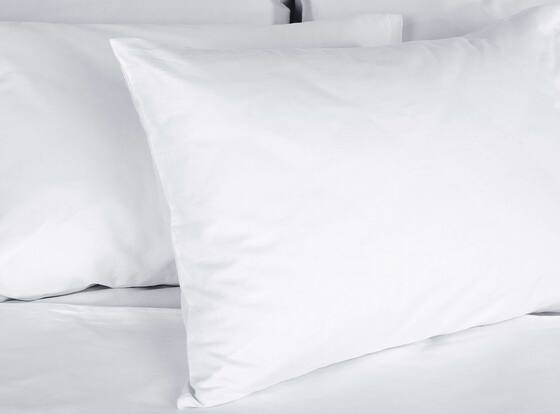 Northern Lights Inn Rugby allows check-in for 18 year-old guests