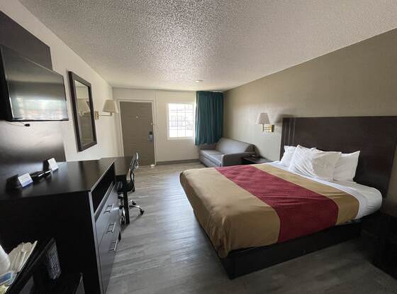 Motel 6 Hermison, OR - Umatila allows check-in for 18 year-old guests