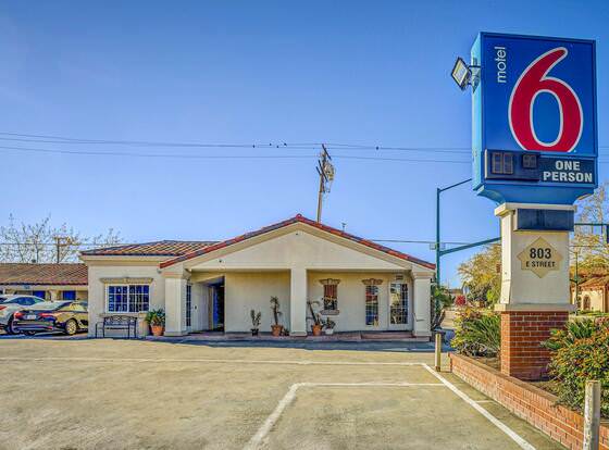 Motel 6 Marysville, CA allows check-in for 18 year-old guests