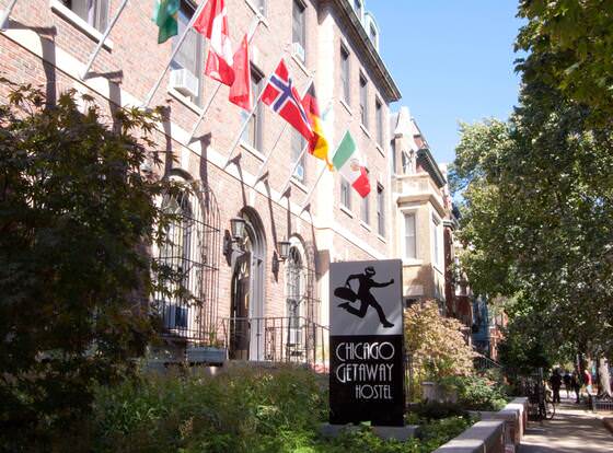 Chicago Getaway Hostel allows check-in for 18 year-old guests