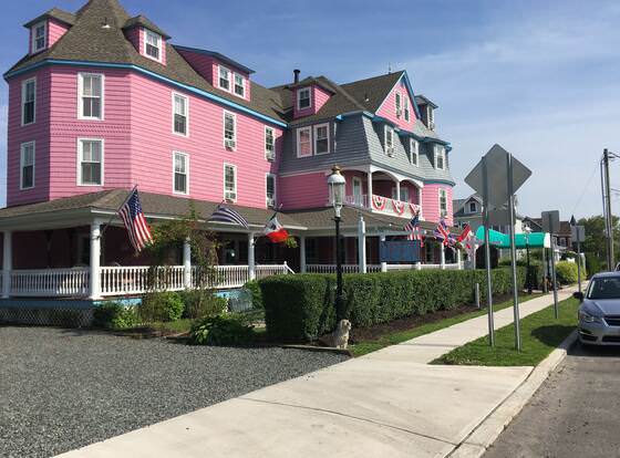 Grenville Hotel & Restaurant allows check-in for 18 year-old guests