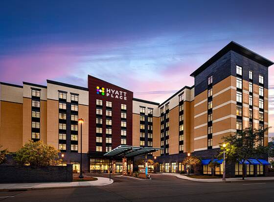 Hyatt Place Pittsburgh-North Shore allows check-in for 18 year-old guests