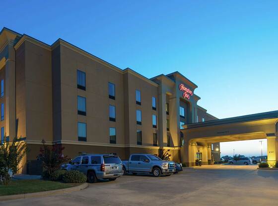 Hampton Inn Yazoo City allows check-in for 18 year-old guests