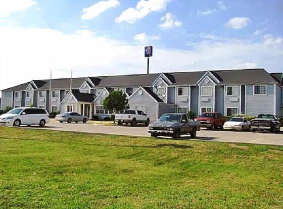 Motel 6 Mcalester, OK allows check-in for 18 year-old guests