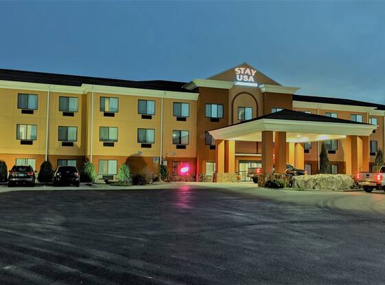Stay USA Hotel & Suites allows check-in for 18 year-old guests