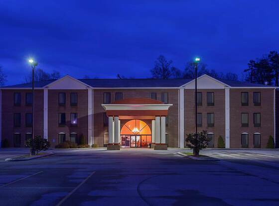 FairBridge Inn Express Whitley City allows check-in for 18 year-old guests