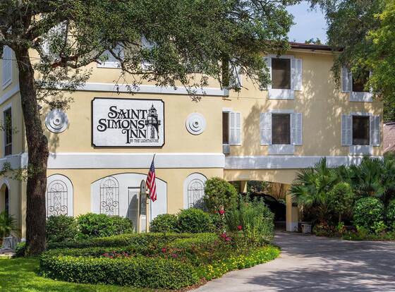 Saint Simons Inn by the Lighthouse allows check-in for 18 year-old guests