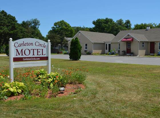 Carleton Circle Motel Falmouth allows check-in for 18 year-old guests