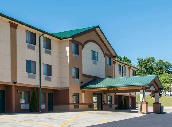 Quality Inn allows check-in for 18 year-old guests