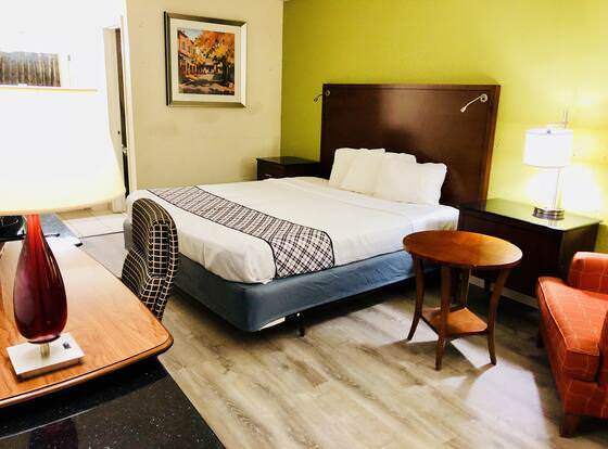 Budget Lodge allows check-in for 18 year-old guests