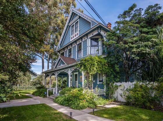 Kaleidoscope Inn & Gardens allows check-in for 18 year-old guests