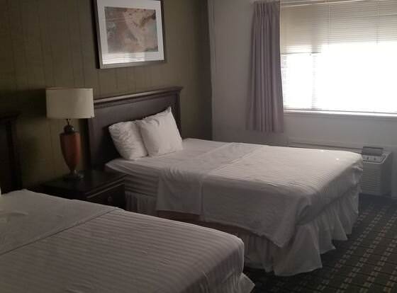 Tomac Motor Inn allows check-in for 18 year-old guests