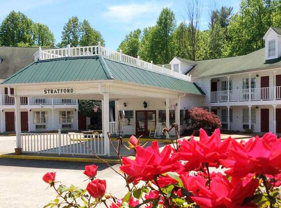 Stratford Motor Inn East Ellijay allows check-in for 18 year-old guests