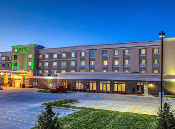 Holiday Inn Richmond, an IHG Hotel allows check-in for 18 year-old guests