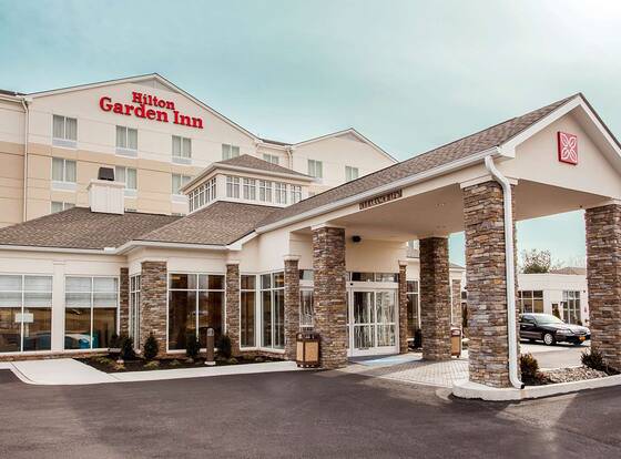 Hilton Garden Inn Valley Forge/Oaks allows check-in for 18 year-old guests
