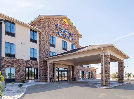 Comfort Inn & Suites allows check-in for 18 year-old guests