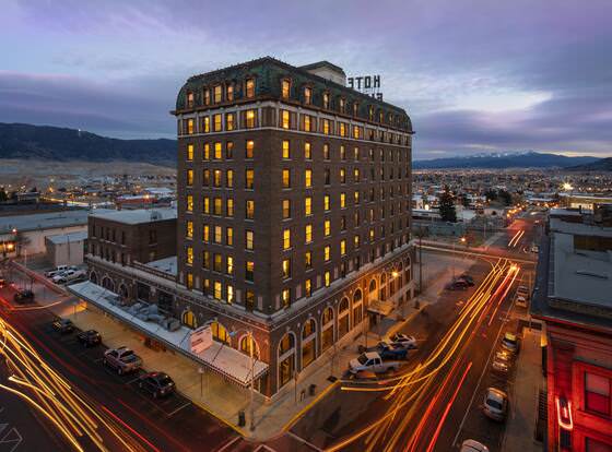 Finlen Hotel and Motor Inn allows check-in for 18 year-old guests