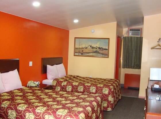 Pinconning Trail Inn Motel allows check-in for 18 year-old guests