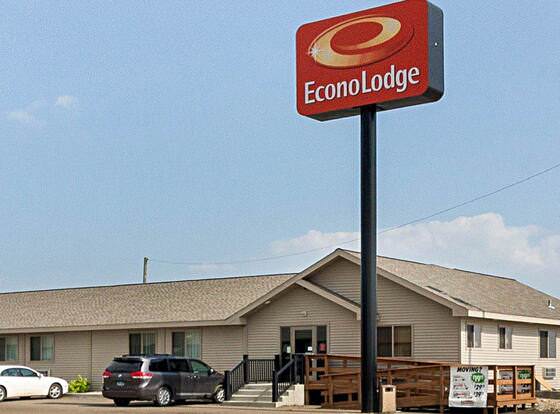 Econo Lodge allows check-in for 18 year-old guests