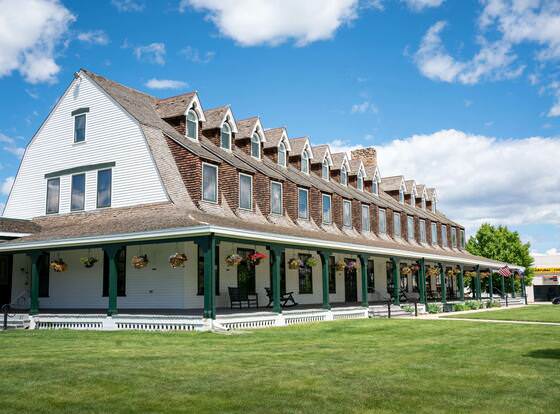 Sheridan Inn, B/W Signature Collection allows check-in for 18 year-old guests
