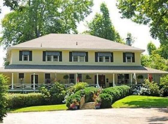 The Orchard Inn allows check-in for 18 year-old guests