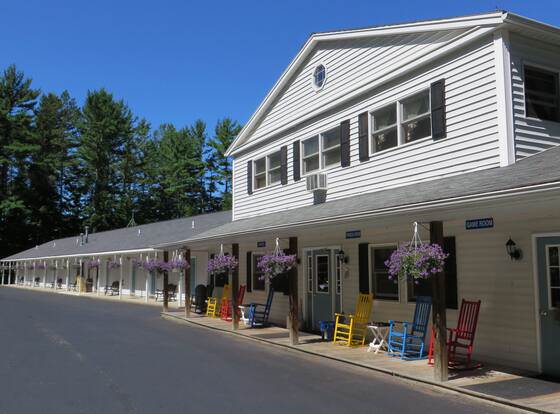 Bayside Inn & Marina allows check-in for 18 year-old guests